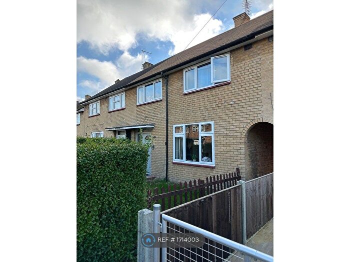 3 Bedroom Terraced House To Rent In Barton Way, Borehamwood, WD6