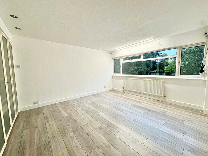 3 Bedroom Terraced House To Rent In Park Hill Rise, Croydon, CR0