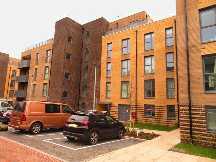 2 Bedroom Flat To Rent In Highams Park, E4