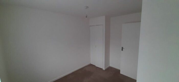 3 Bedroom Terraced House To Rent In Long Furlong Drive, Slough, Berkshire, SL2