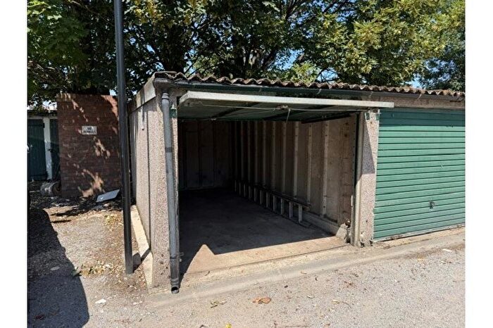 Garage / Parking To Rent In Elm Road, Leigh-on-Sea, Essex, SS9