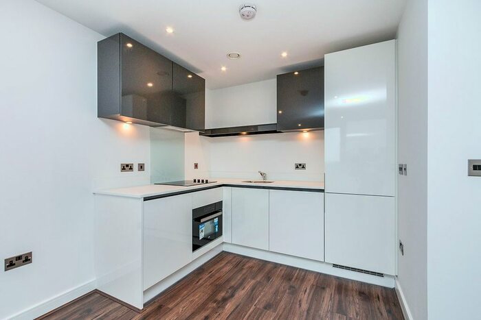 1 Bedroom Flat To Rent In Churchill Way, Basingstoke, Hampshire, RG21