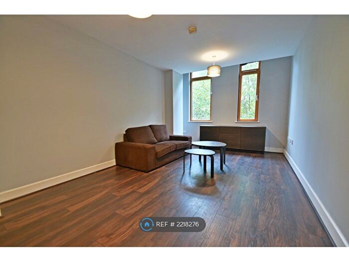 2 Bedroom Flat To Rent In Chatsworth House, Manchester, M1