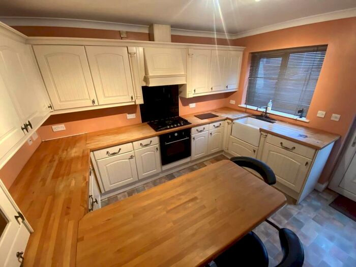 3 Bedroom Property To Rent In New Road, Ynysmeudwy, Pontardawe, Swansea, SA8