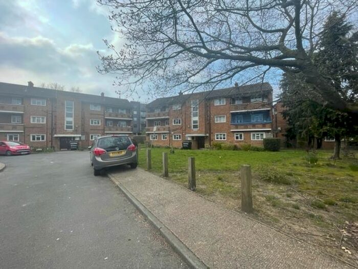 2 Bedroom Flat To Rent In Moot Court, Kingsbury, NW9