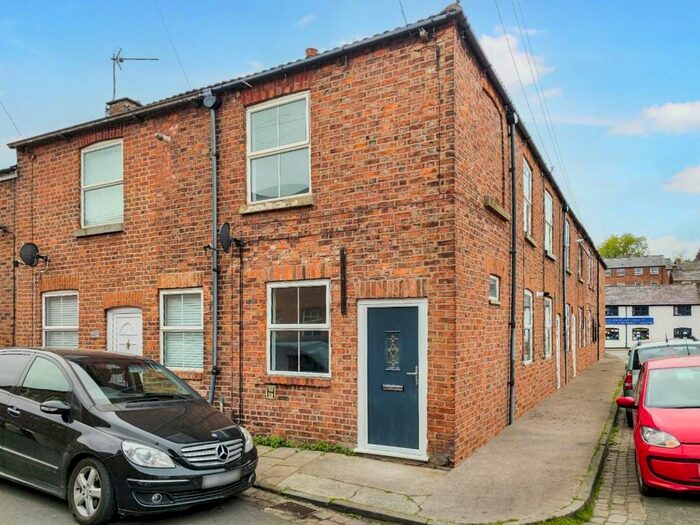 2 Bedroom Terraced House To Rent In Pool Street, Macclesfield, SK11
