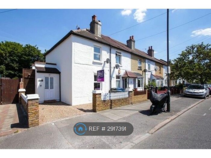 2 Bedroom End Of Terrace House To Rent In Tamworth Lane, Mitcham, CR4