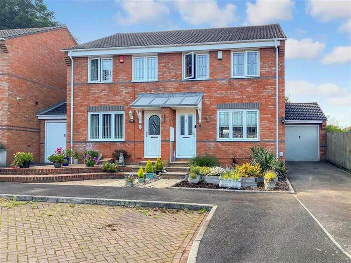 Houses for sale & to rent in ME16 0RS, Tintern Road, Allington Maidstone