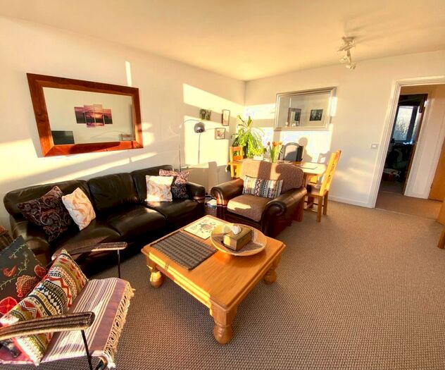 2 Bedroom Apartment To Rent In Livorno House, Lloyd George Avenue, CF10