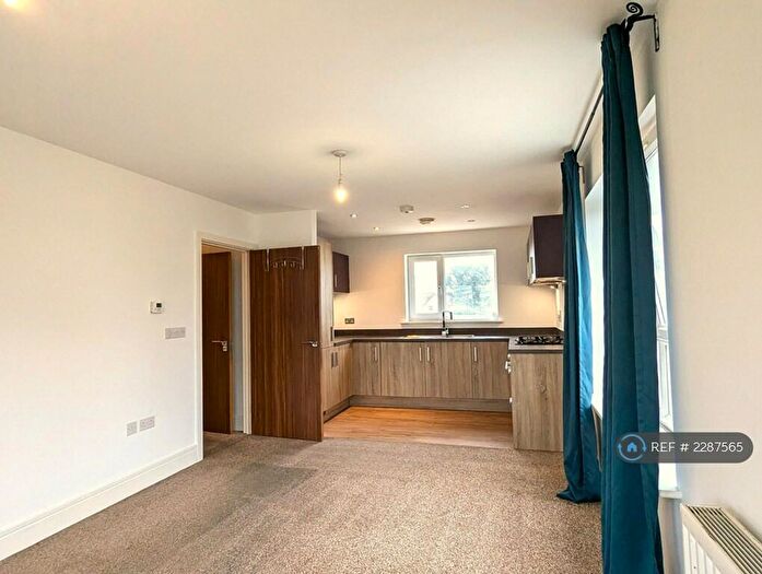 2 Bedroom Flat To Rent In Bowling Green Close, Bletchley, Milton Keynes, MK2