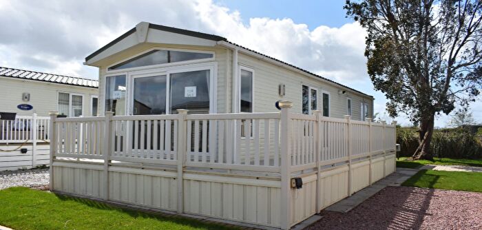 2 Bedroom Mobile/park Home For Sale In East End Road, Bradwell-On-Sea, Southminster, CM0