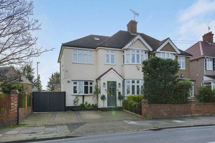 4 Bedroom Property To Rent In Bridge Road, Isleworth, TW7
