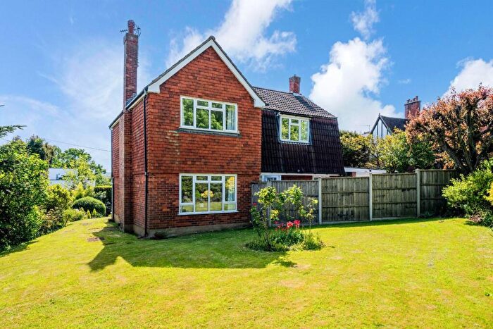 4 Bedroom Detached House For Sale In Meadway, The Chase Estate, Epsom, KT19