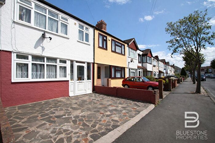 3 Bedroom Detached House To Rent In Westcombe Avenue, Croydon, CR0