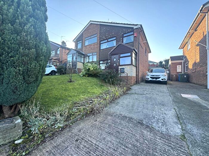 3 Bedroom Semi Detached House For Sale In Torwood Road, Oldham, OL9