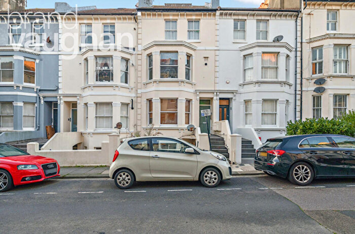 2 Bedroom Flat To Rent In Lansdowne Street, Hove, East Sussex, BN3