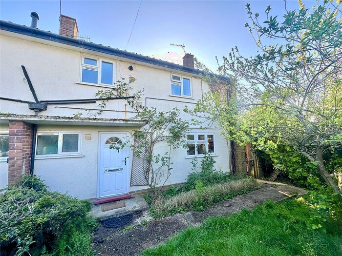 1 Bedroom Flat To Rent In Orchard Close, Radlett, Hertfordshire, WD7