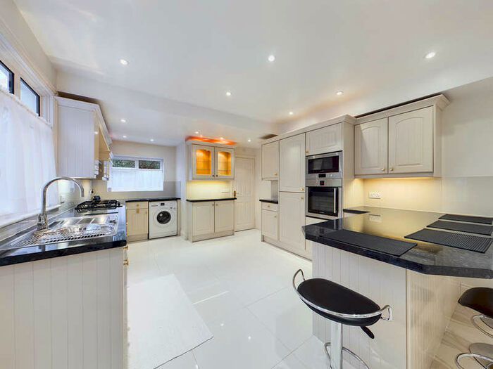 2 Bedroom Cottage To Rent In Park Cottages, The Chase, Pinner, HA5