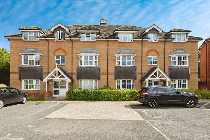 2 Bedroom Flat For Sale In Bryony Drive, Ashford, TN23