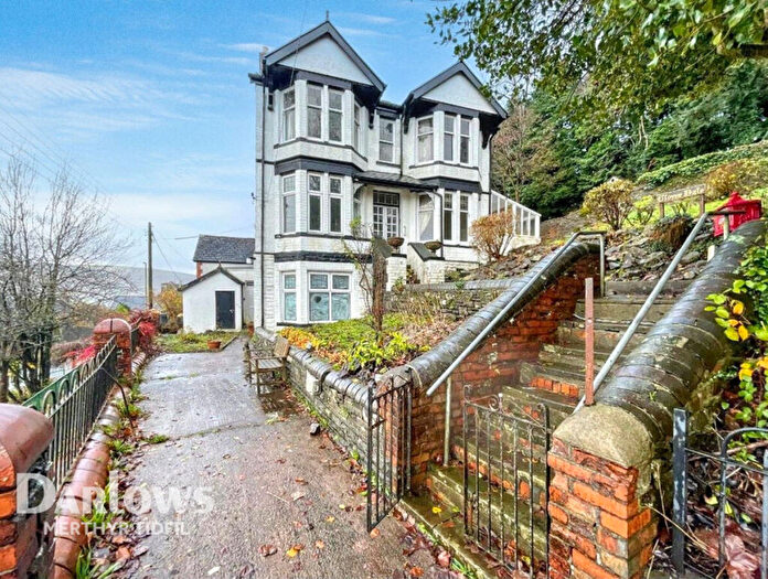 3 Bedroom Detached House For Sale In Farm Road, Bargoed, CF81