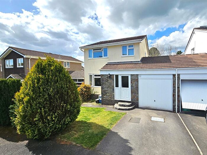 4 Bedroom Link Detached House For Sale In Shelley Avenue, Tavistock, PL19