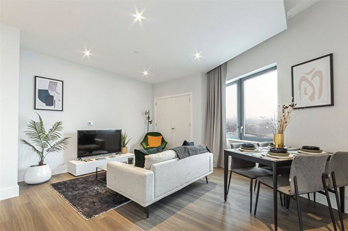 1 Bedroom Flat To Rent In Uncle Southall, Merrick Road, Southall, UB2