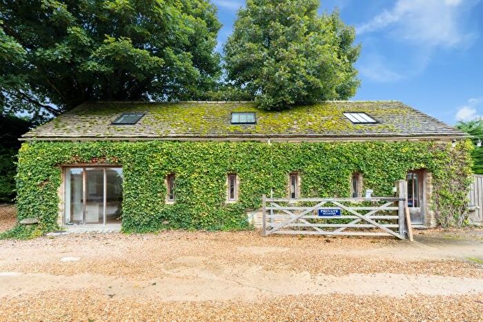 2 Bedroom Barn Conversion To Rent In Asthall Leigh, Witney, OX29
