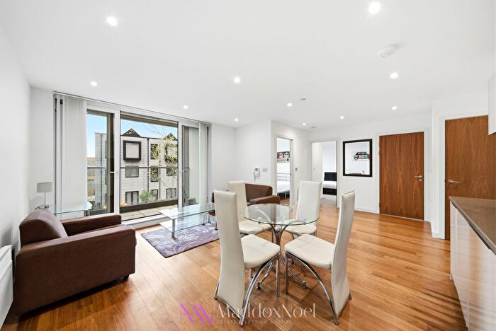 2 Bedroom Flat For Sale In Milliners Wharf, New Islington, Ancoats, M4