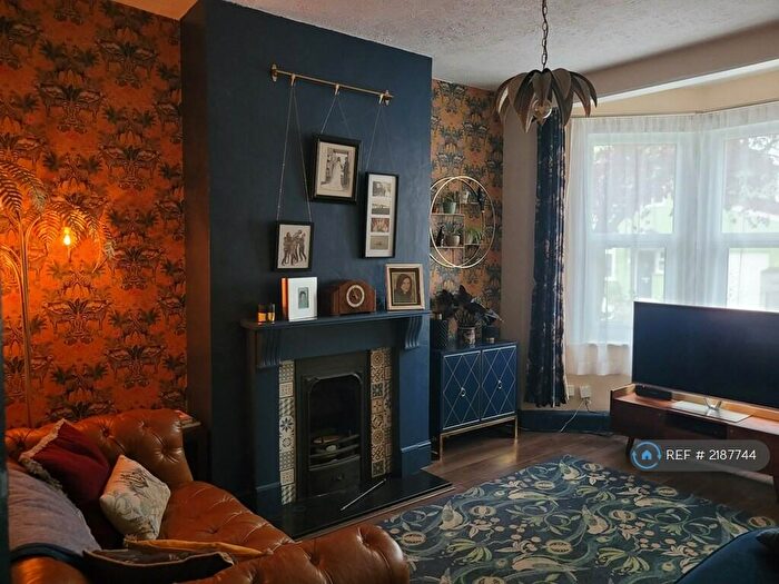 2 Bedroom Flat To Rent In Westminster Drive, Westcliff On Sea, SS0