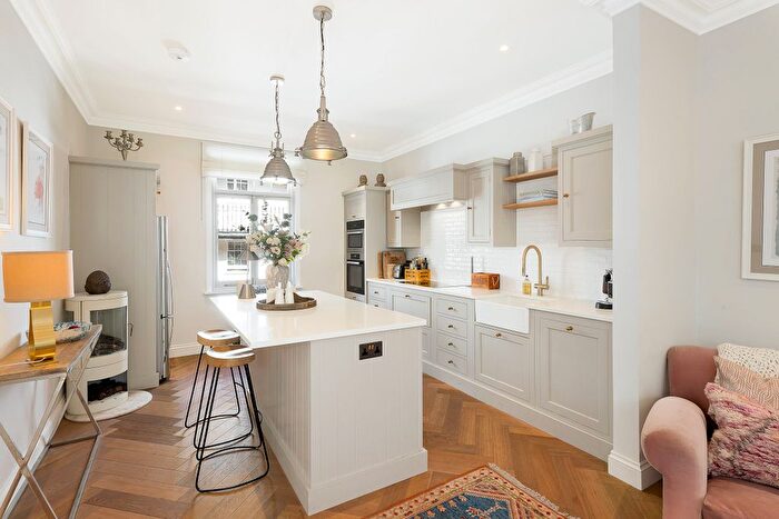 2 Bedroom Flat To Rent In Bourdon Street, London, Mayfair, London, W1K