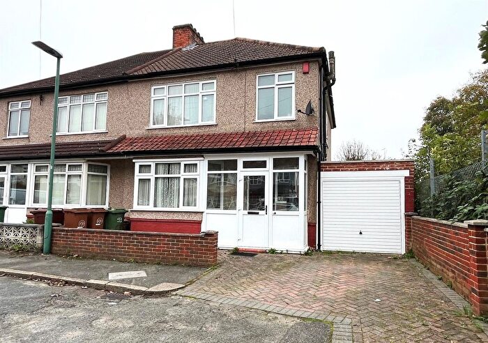 3 Bedroom Semi-Detached House To Rent In Banstead Way, Wallington, SM6