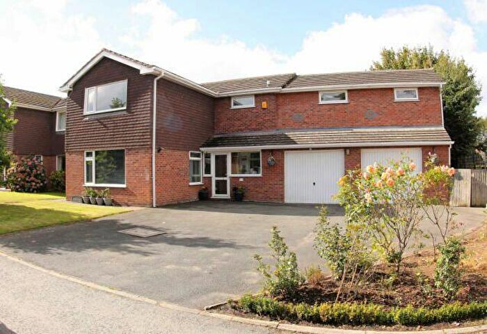 6 Bedroom Detached House For Sale In Fieldway, Northwich, CW8