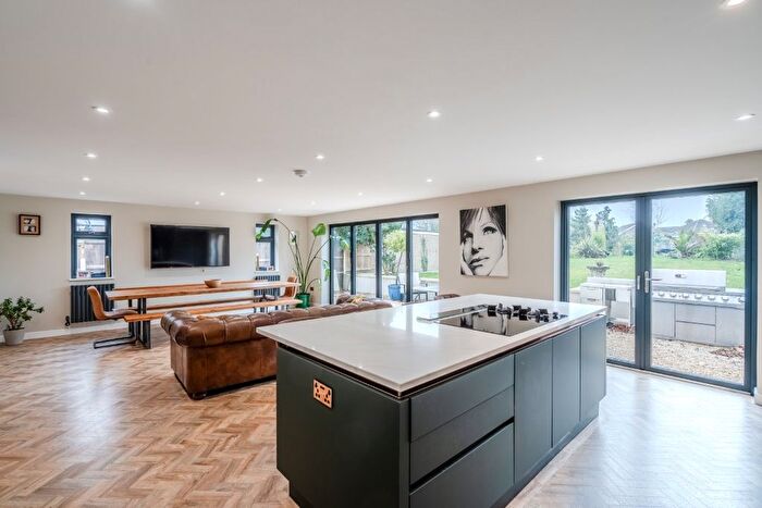 4 Bedroom Chalet For Sale In Taverham, Norwich, NR8