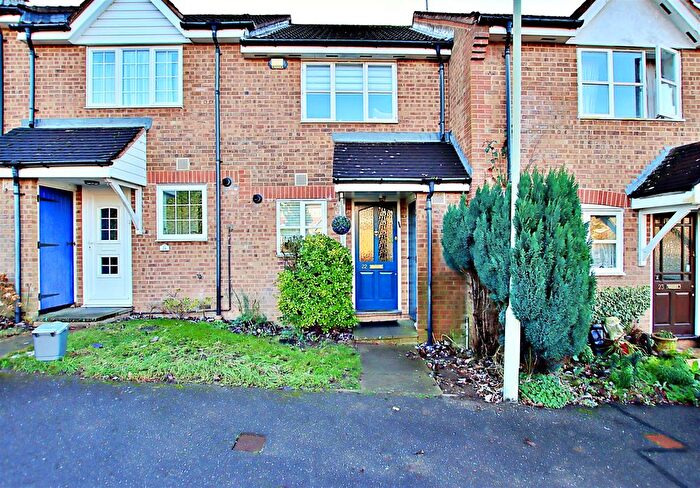 2 Bedroom Property For Sale In Oberon Close, Borehamwood, WD6
