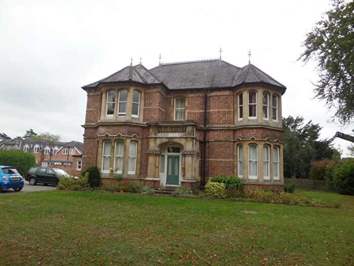 1 Bedroom Flat To Rent In Park Road, Leamington, CV32