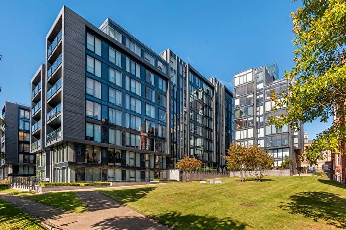 1 Bedroom Flat For Sale In / Simpson Loan, Edinburgh, EH3