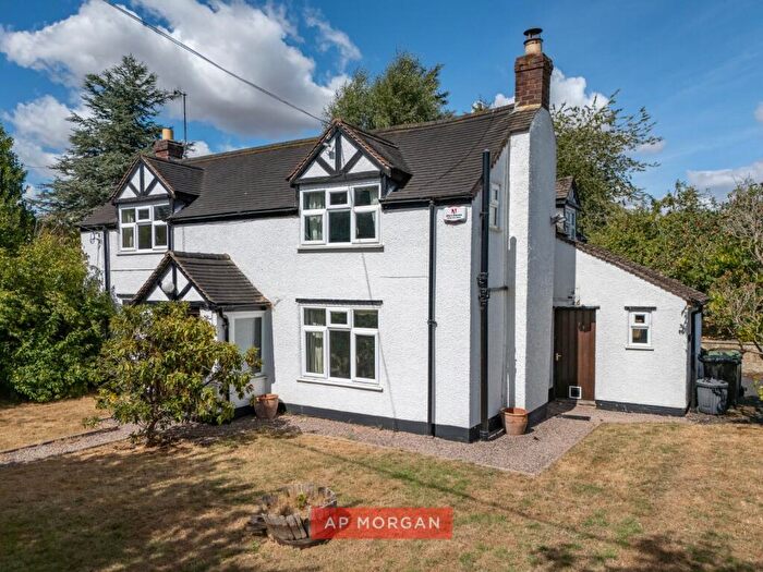 3 Bedroom Detached House For Sale In Parish Hill, Bournheath, Bromsgrove, Worcestershire, B61