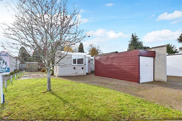 3 Bedroom Semi Detached Bungalow For Sale In Longfield Place, Maidstone, Kent, ME15