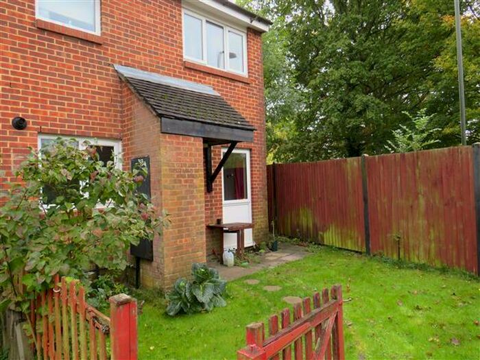 1 Bedroom End Of Terrace House To Rent In Kenilworth Close, Crawley, RH11