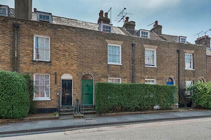 3 Bedroom Terraced House For Sale In London Road, Canterbury, CT2