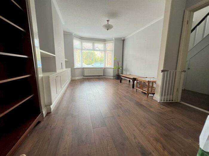 3 Bedroom Semi-Detached House To Rent In Chalmers Road, Cambridge, CB1