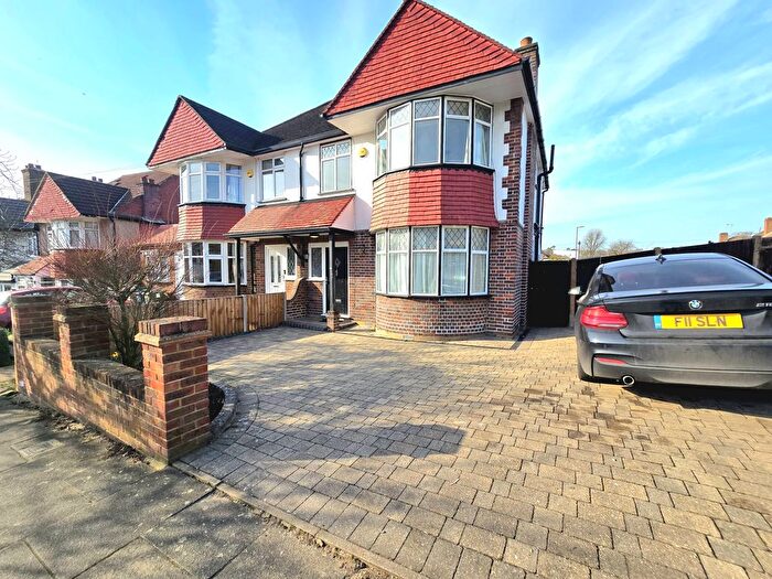 3 Bedroom Semi-Detached House To Rent In The Avenue, Harrow Weald, Harrow, HA3
