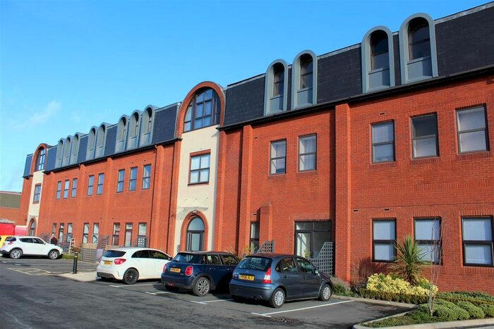 1 Bedroom Flat To Rent In Olton Court, Warwick Road, Solihull, West Midlands, B92