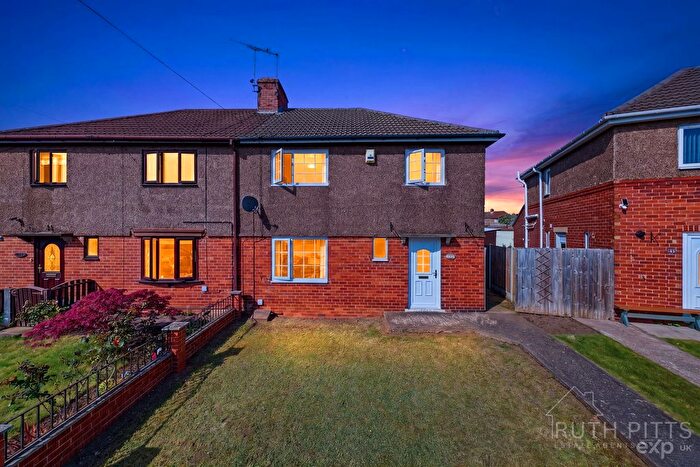 3 Bedroom Semi-Detached House For Sale In Wrangbrook Road, Upton, Pontefract, WF9