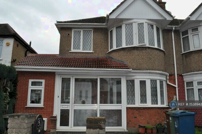 5 Bedroom End Of Terrace House To Rent In Lynton Road, Harrow, HA2