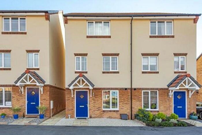 4 Bedroom Town House For Sale In Fen Violet Drive, Didcot, OX11