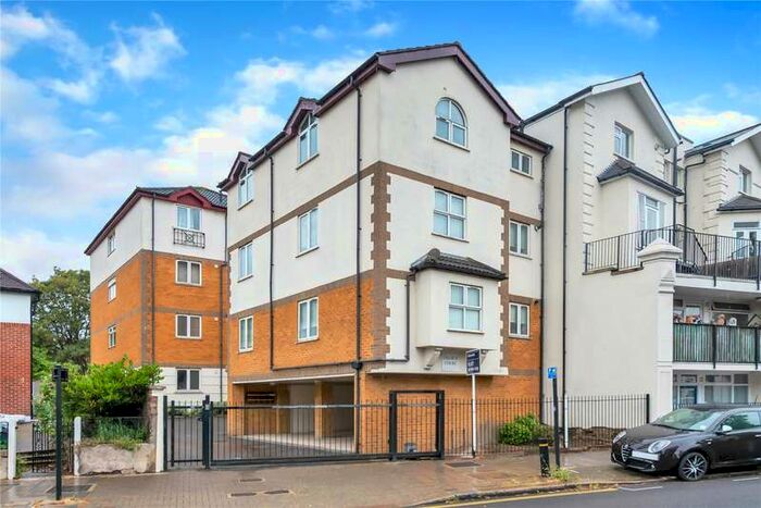 1 Bedroom Flat To Rent In Church Court, St Johns Road, TW7