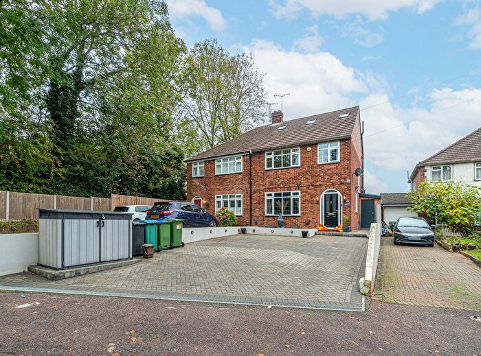 5 Bedroom Semi-detached House For Sale In Old Forge Close, Watford, WD25