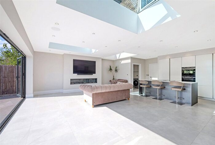 4 Bedroom Detached House For Sale In Guernsey Gardens, Wickford, SS11