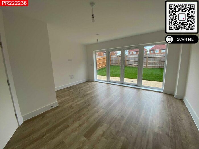 3 Bedroom House To Rent In Lovely Bed House In Tadworth, KT20